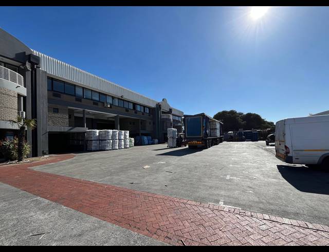 2,618.50M² WAREHOUSE TO LET IN EPPING INDUSTRIAL